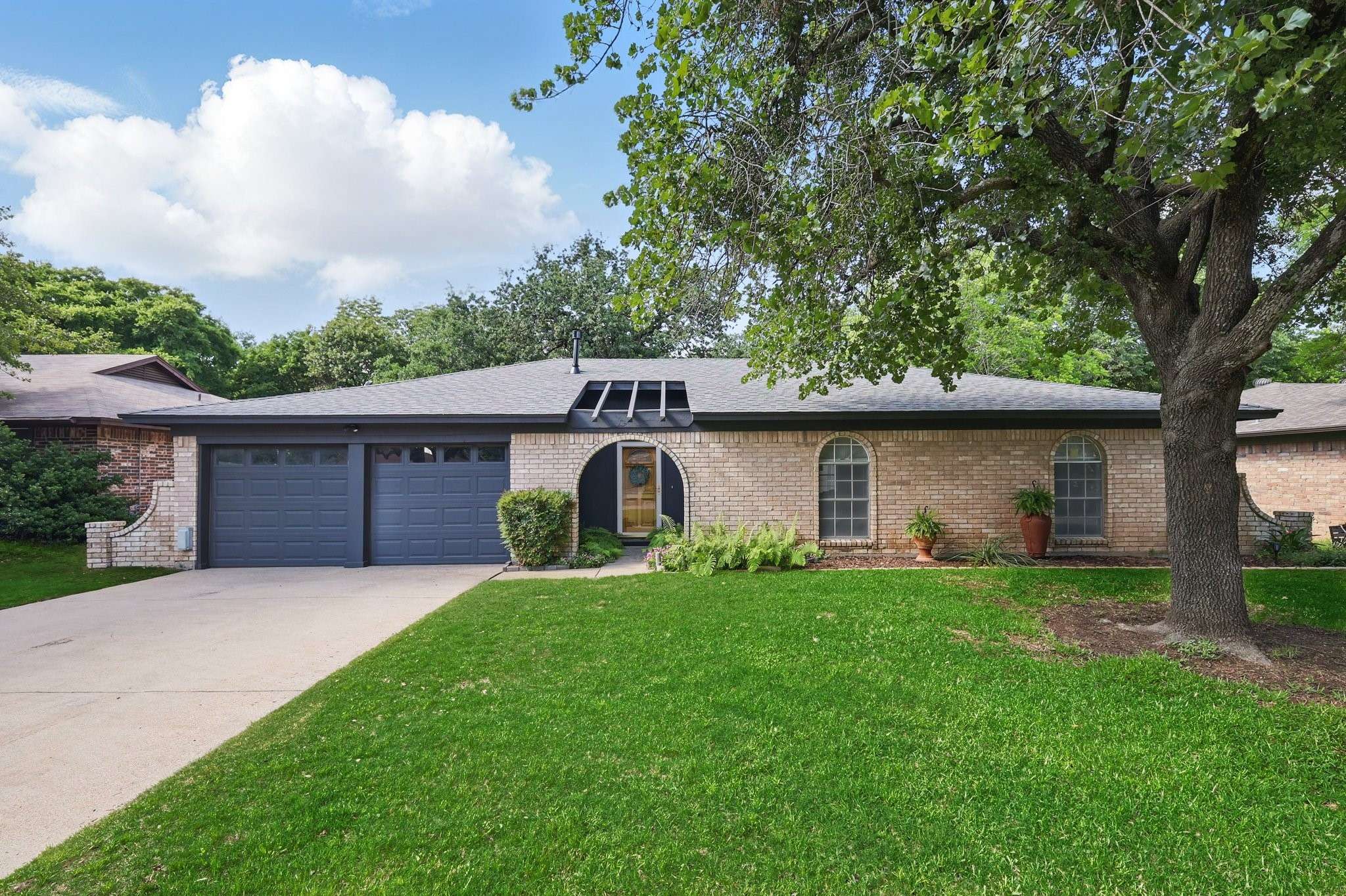 7721 Briarcliff CT, North Richland Hills, TX 76182