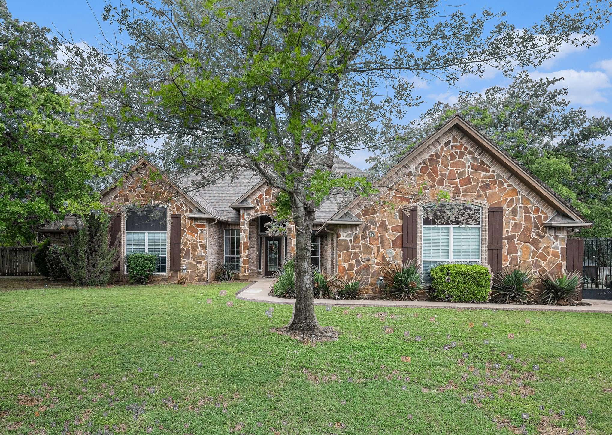 188 Overton Ridge CIR, Weatherford, TX 76088