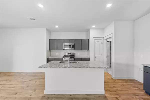 Forney, TX 75126,1025 Baker Bridge DR