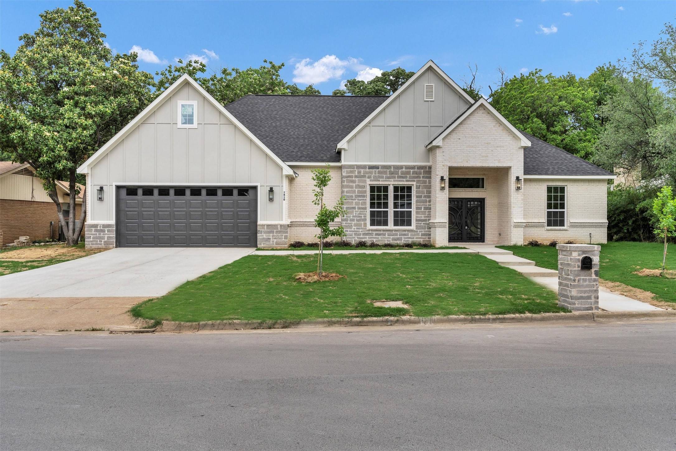 Euless, TX 76040,1810 Kynette DR