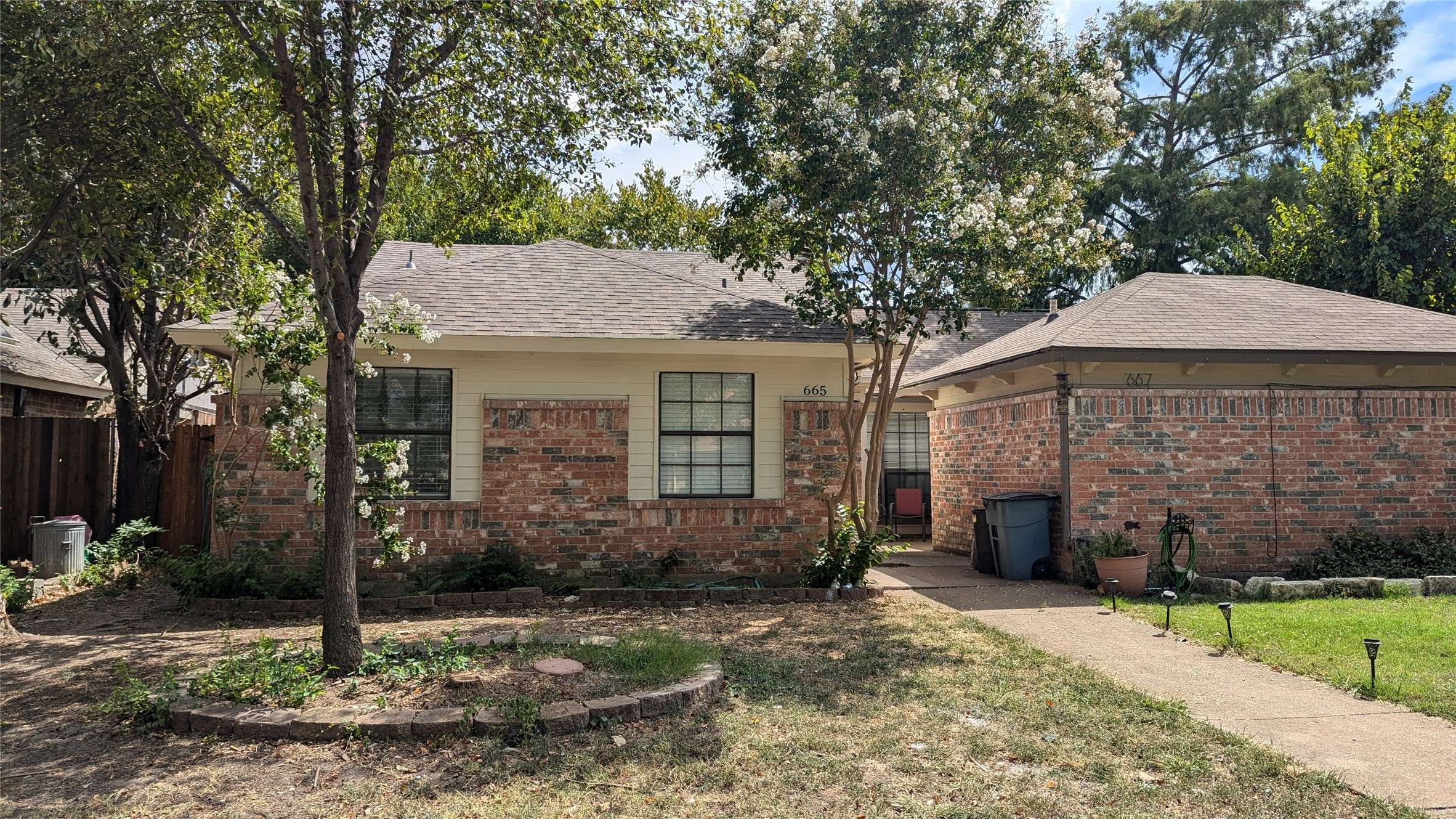 665 Stonehenge DR, Grand Prairie, TX 75052