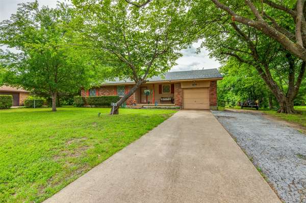831 Hill City DR, Duncanville, TX 75116