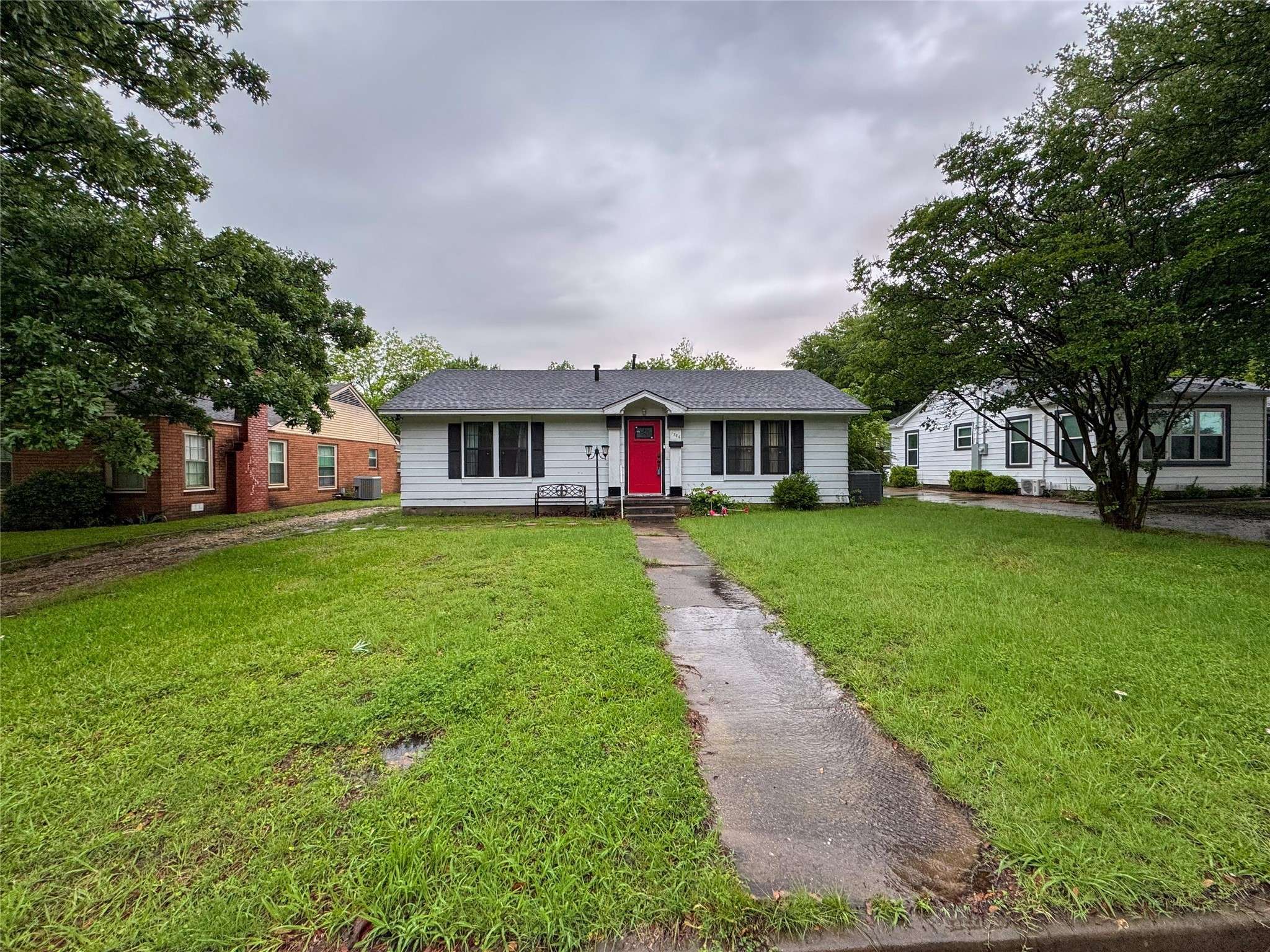 1706 N Shannon ST, Sherman, TX 75092