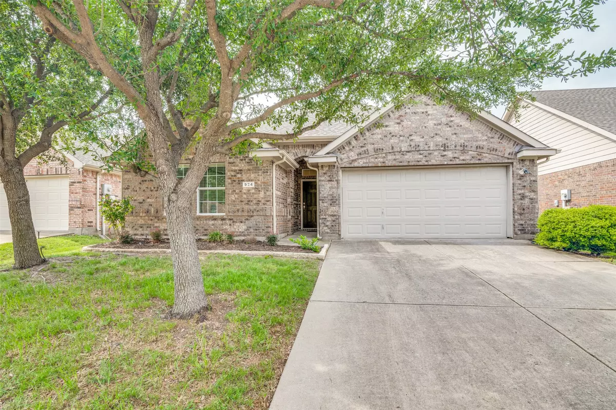 Lavon, TX 75166,924 Bowie DR