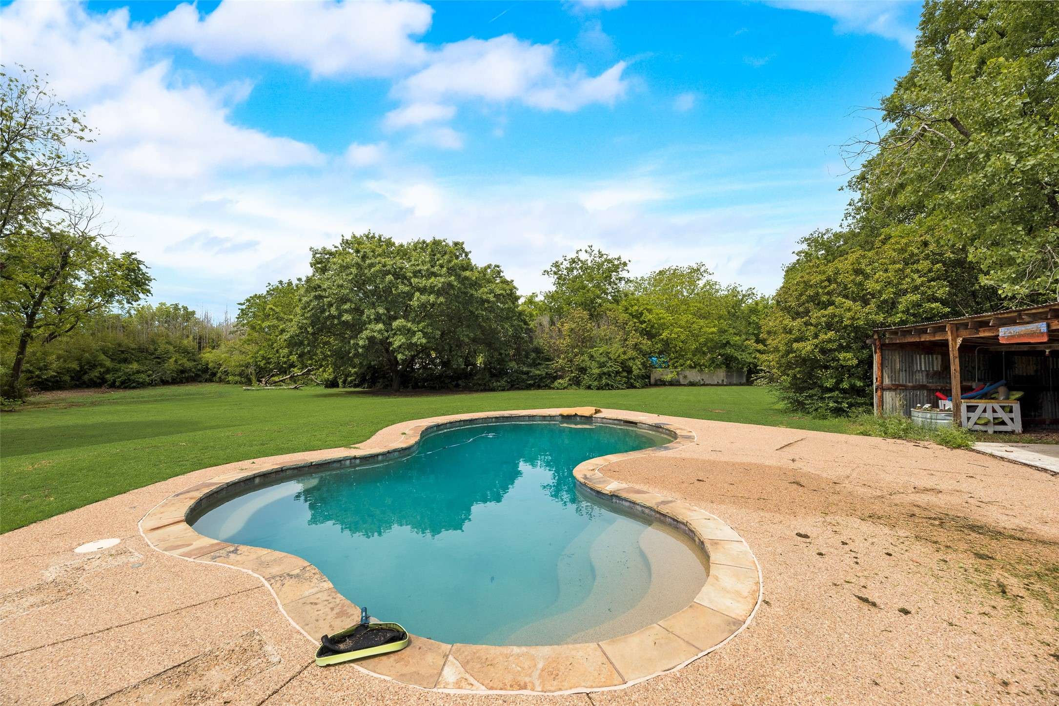 1809 N Trinity RD, Denton, TX 76208