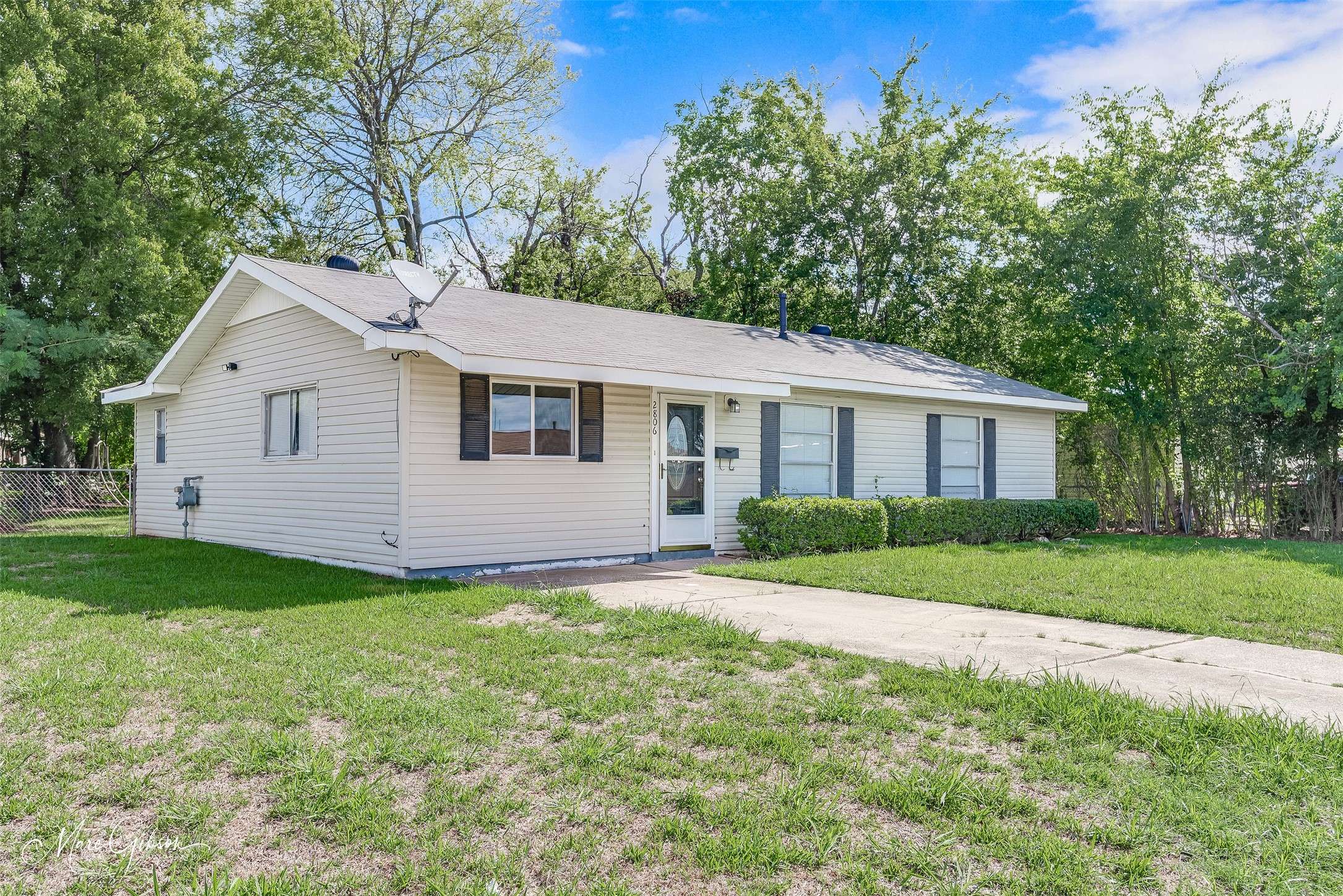 2806 Rebel DR, Bossier City, LA 71111