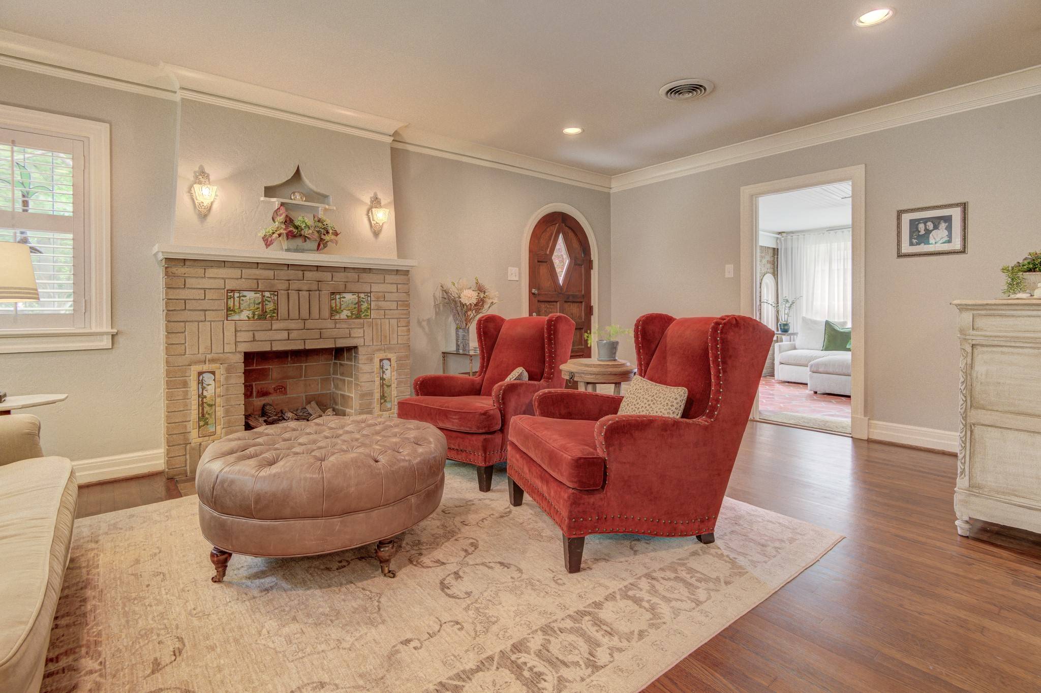 Dallas, TX 75223,811 Monte Vista DR