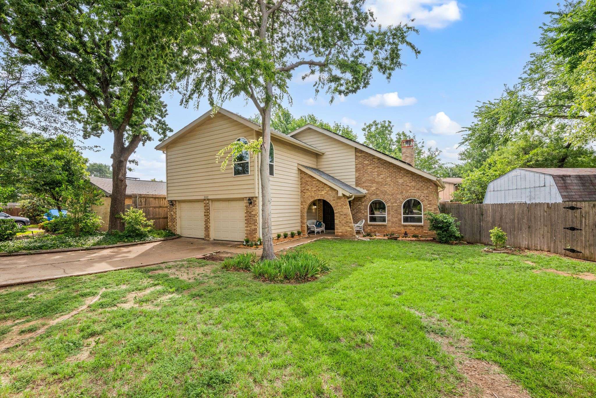 3008 Raintree CT, Bedford, TX 76021