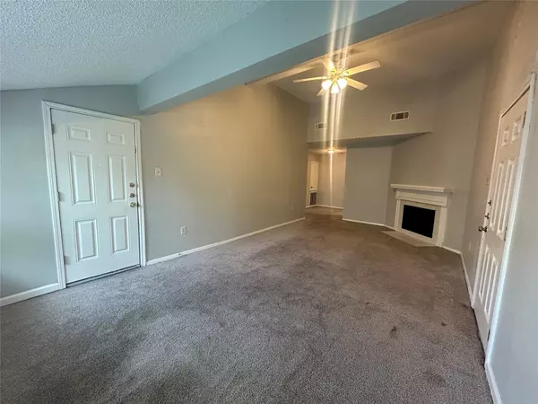Dallas, TX 75243,9696 Walnut ST #0717