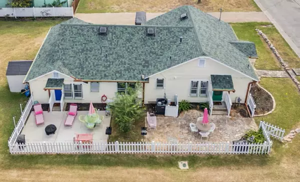 Granbury, TX 76048,215 S Lambert ST