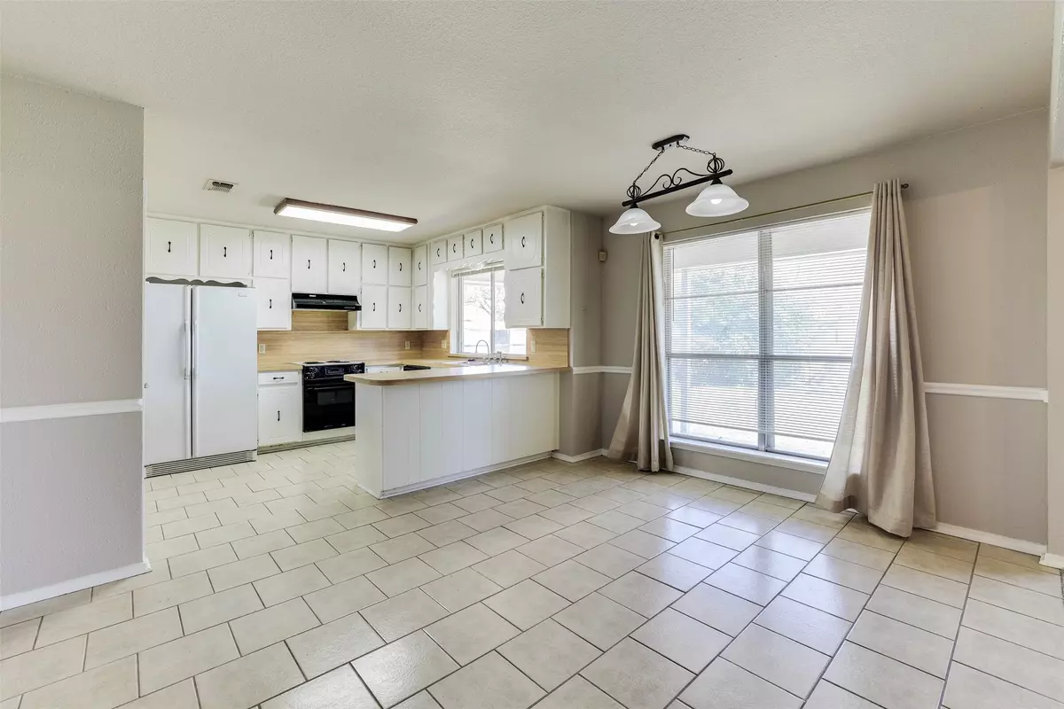 North Richland Hills, TX 76182,7020 Stonybrooke DR