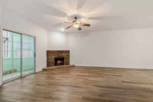 Dallas, TX 75204,1010 Allen ST #213