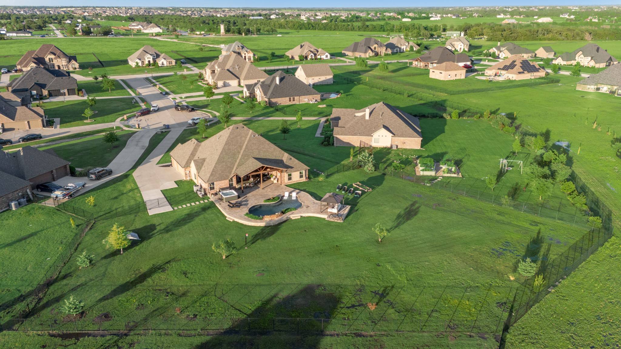 Mclendon Chisholm, TX 75032,308 Pioneer CT