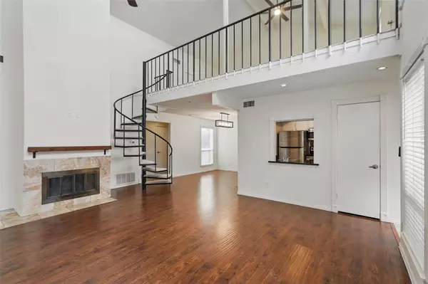 Dallas, TX 75243,9826 Bent Branch LN