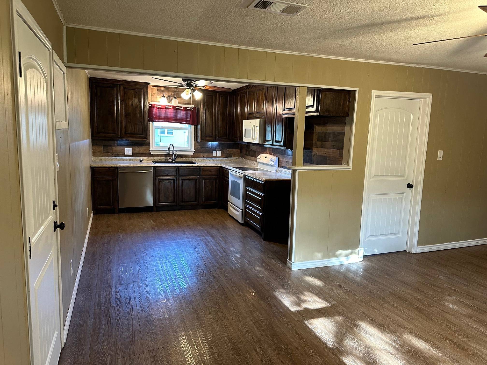 Tioga, TX 76271,204 N Porch ST