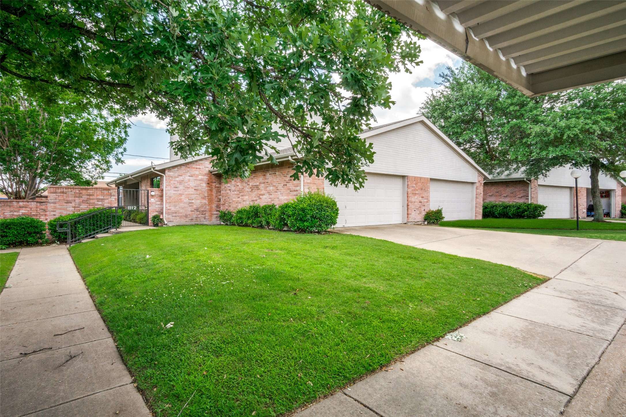 1112 Forest Creek ST, Benbrook, TX 76126