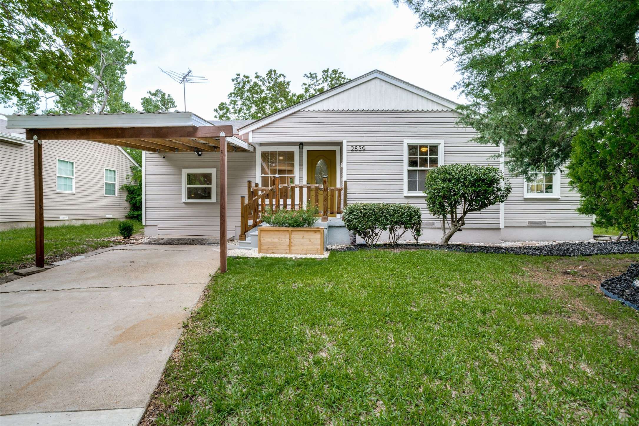 2839 Ruidosa AVE, Dallas, TX 75228