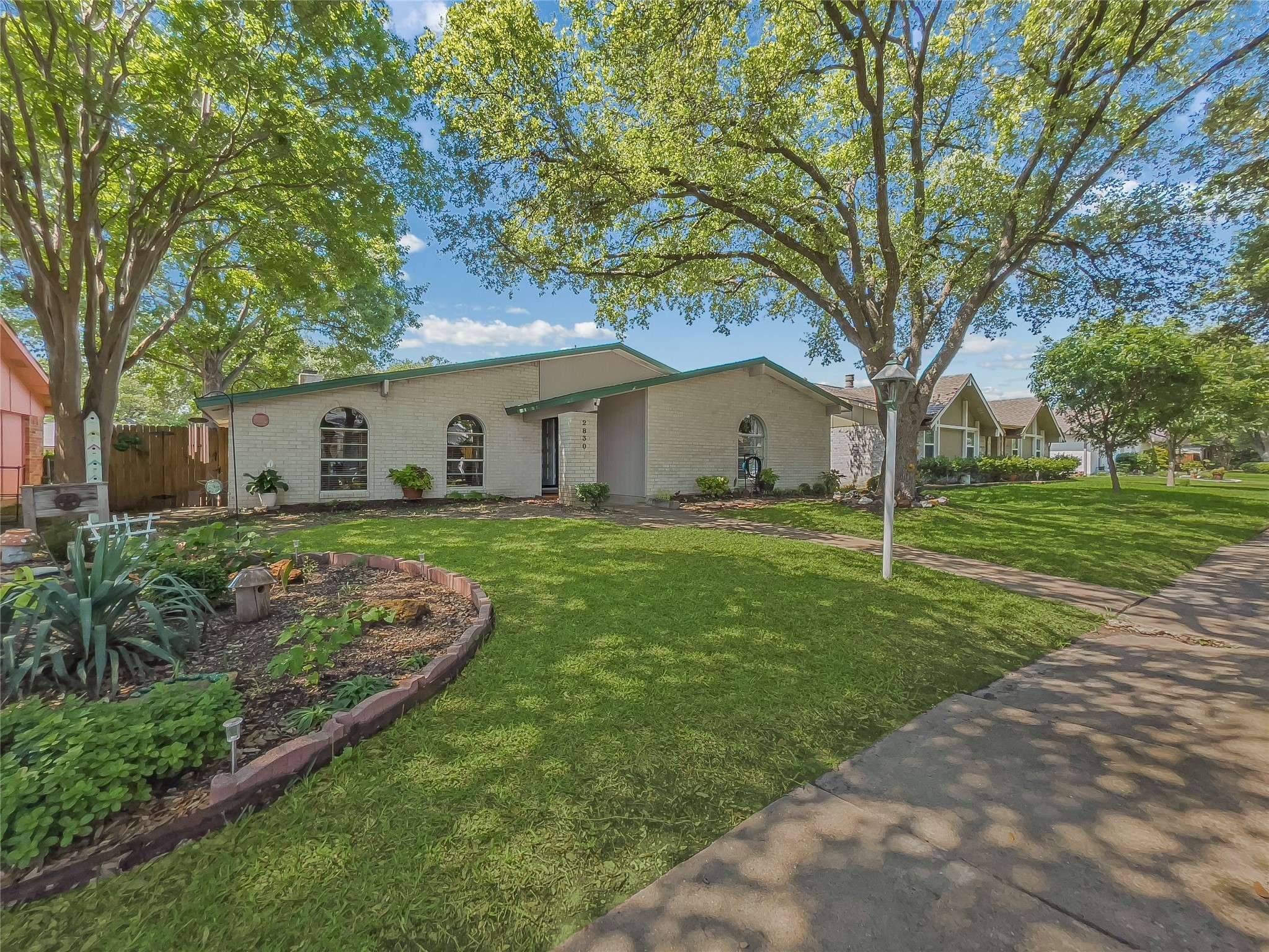 Garland, TX 75044,2830 Robin Hill LN