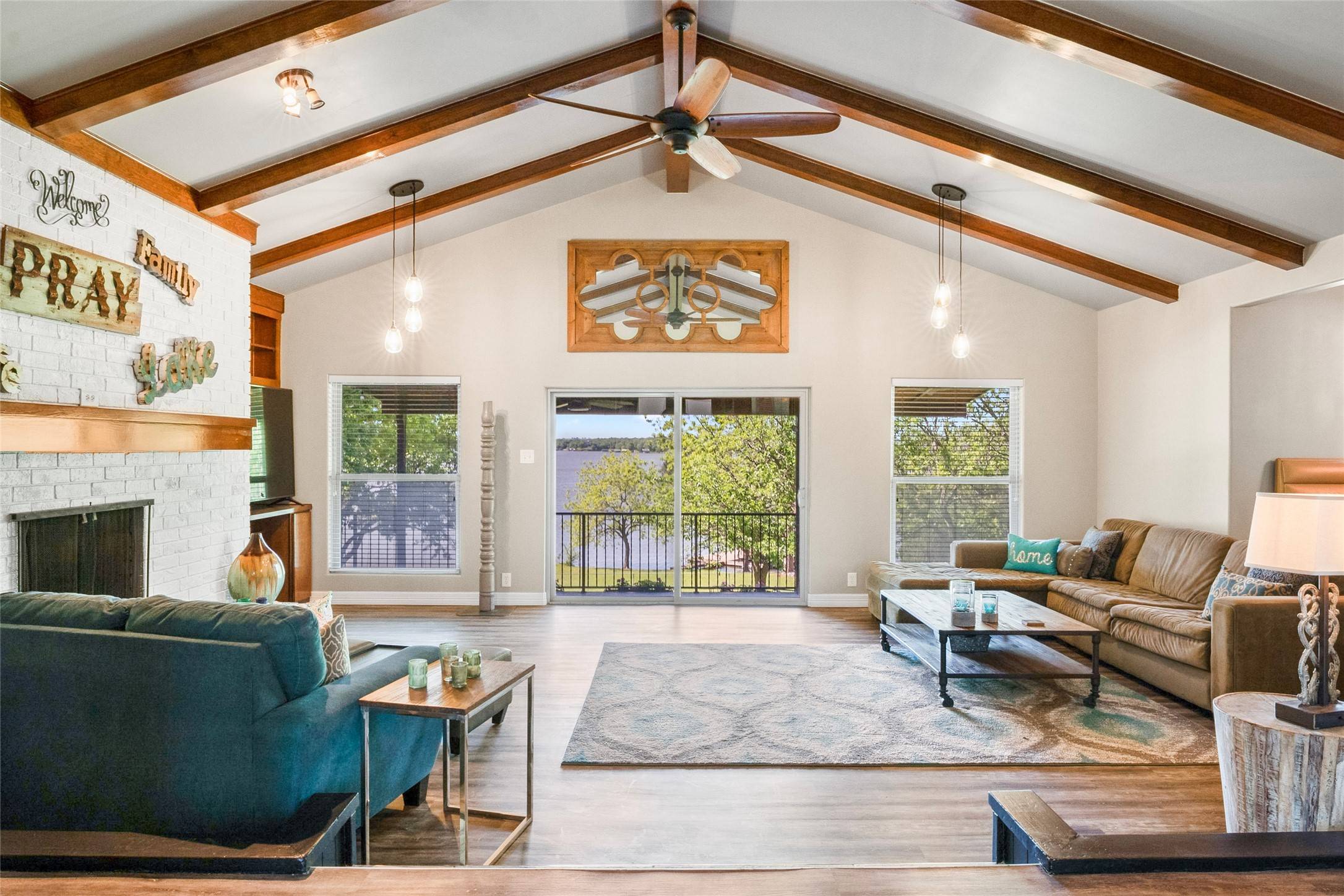 80 Bayside CIR, Gainesville, TX 76240