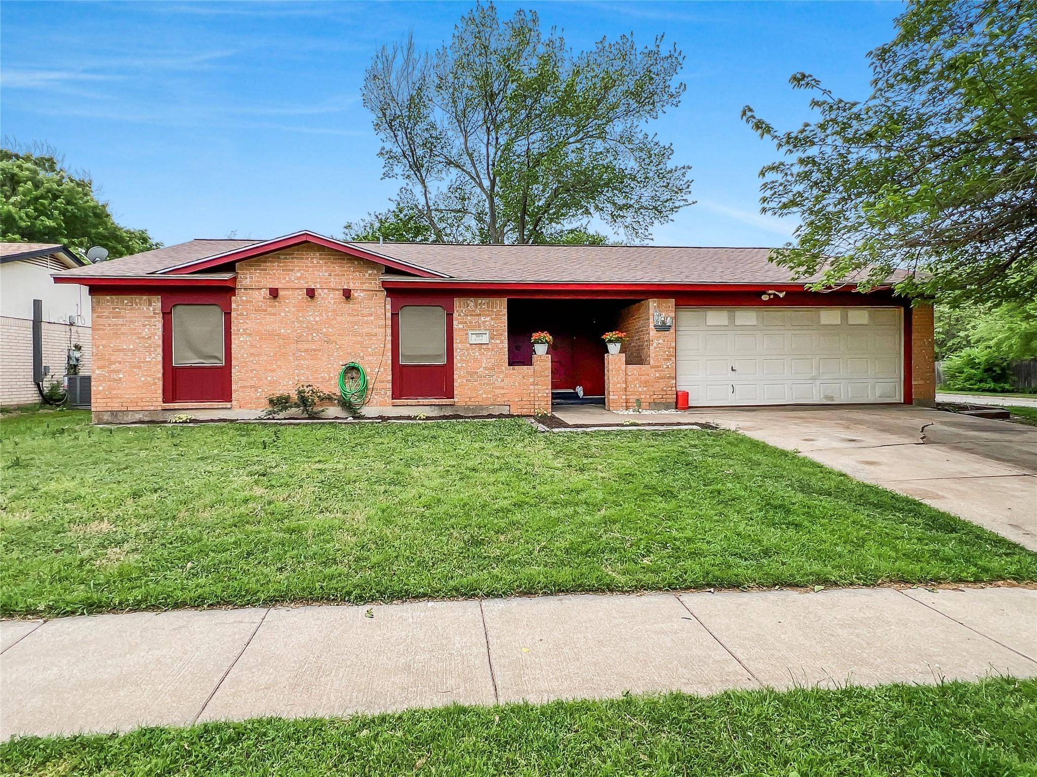 309 Randy DR, Crowley, TX 76036