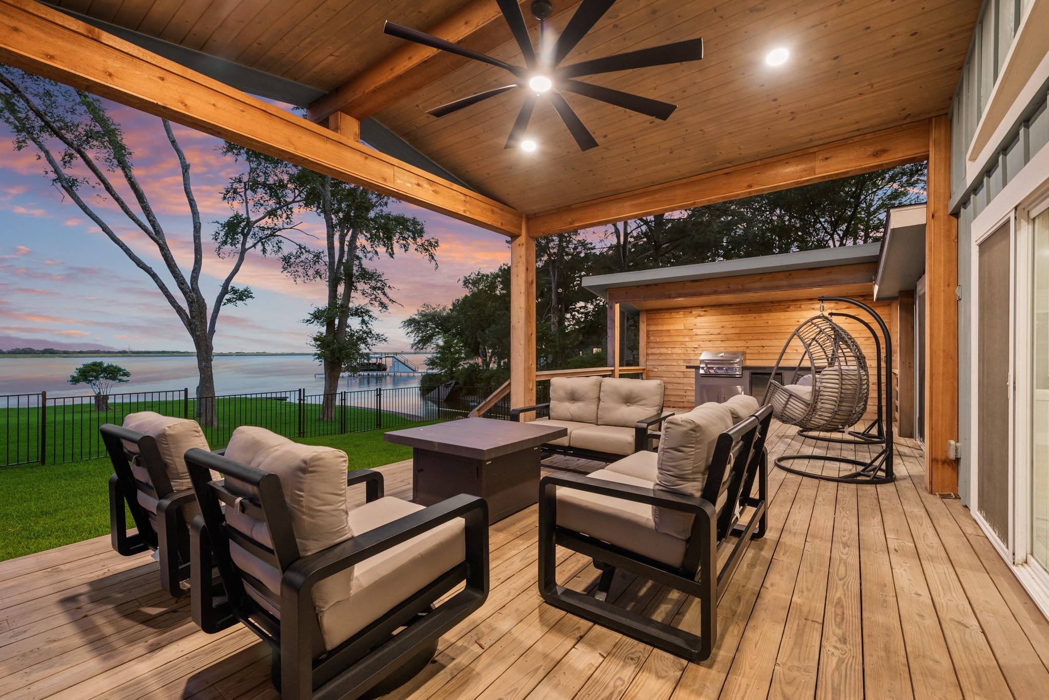 9 Southshore CIR, Star Harbor, TX 75148