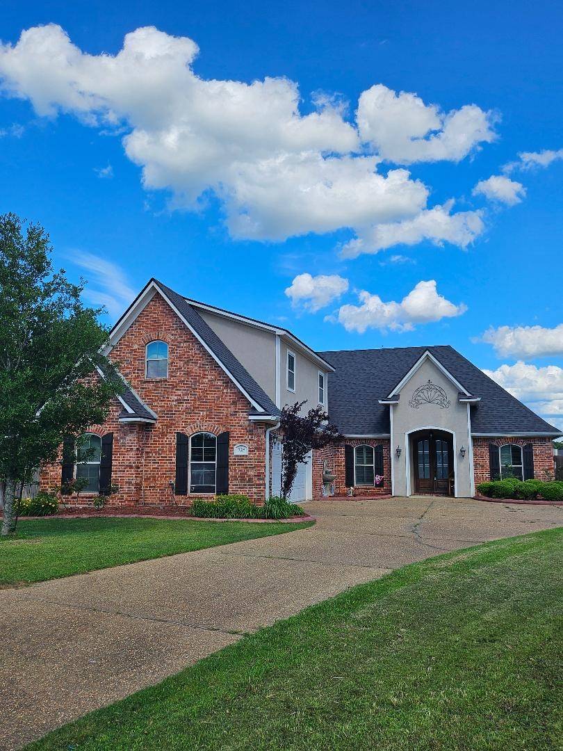 725 Saint Martins LN, Bossier City, LA 71111