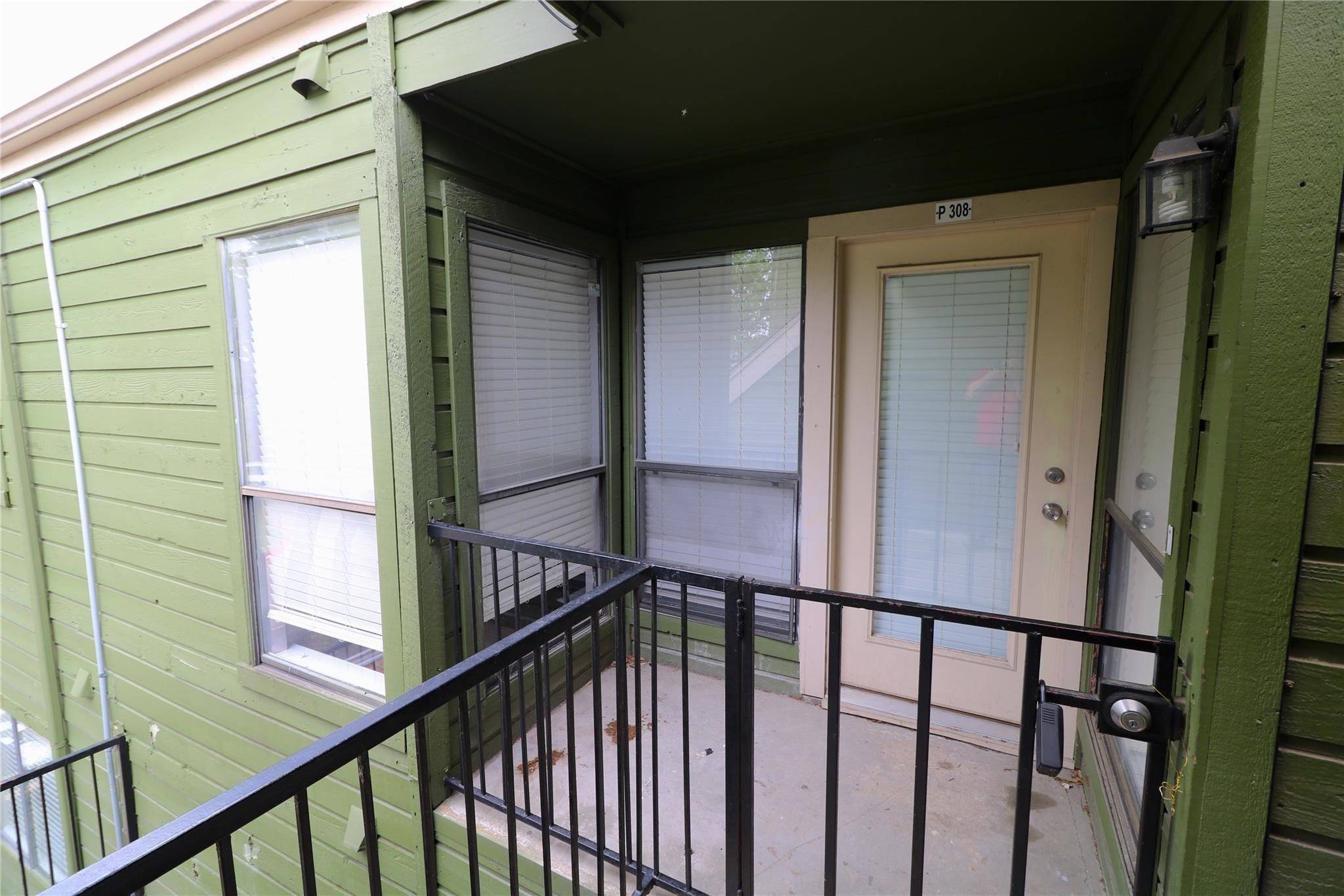 Dallas, TX 75243,9831 Walnut ST #308
