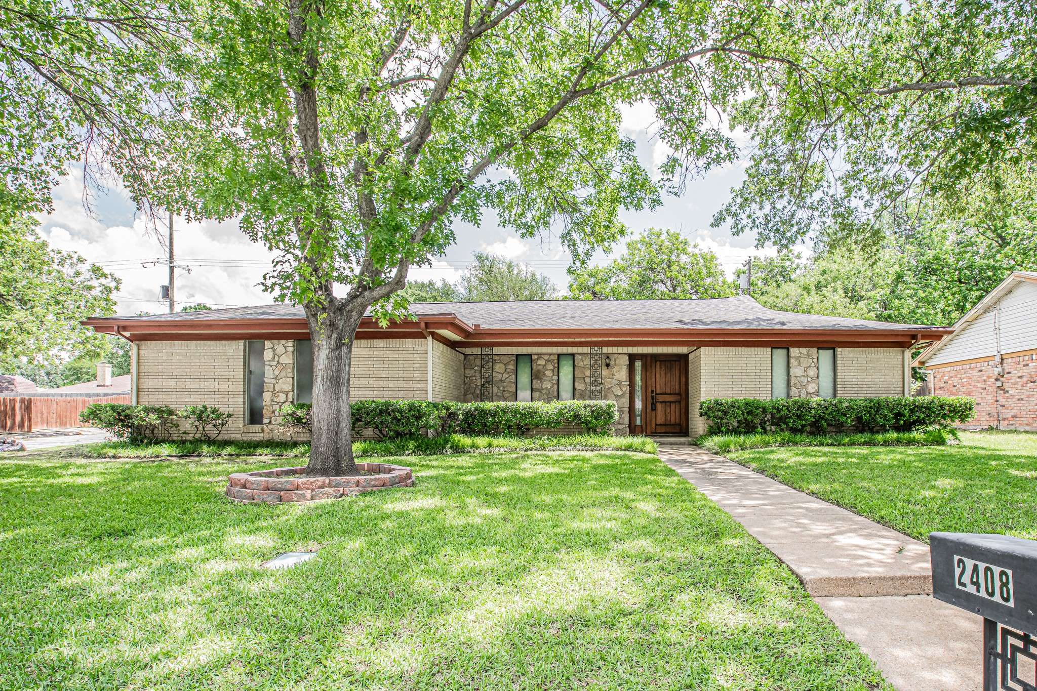 2408 Shady Grove DR, Bedford, TX 76021