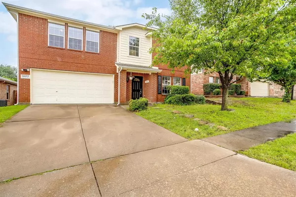 10053 Pronghorn LN, Fort Worth, TX 76108