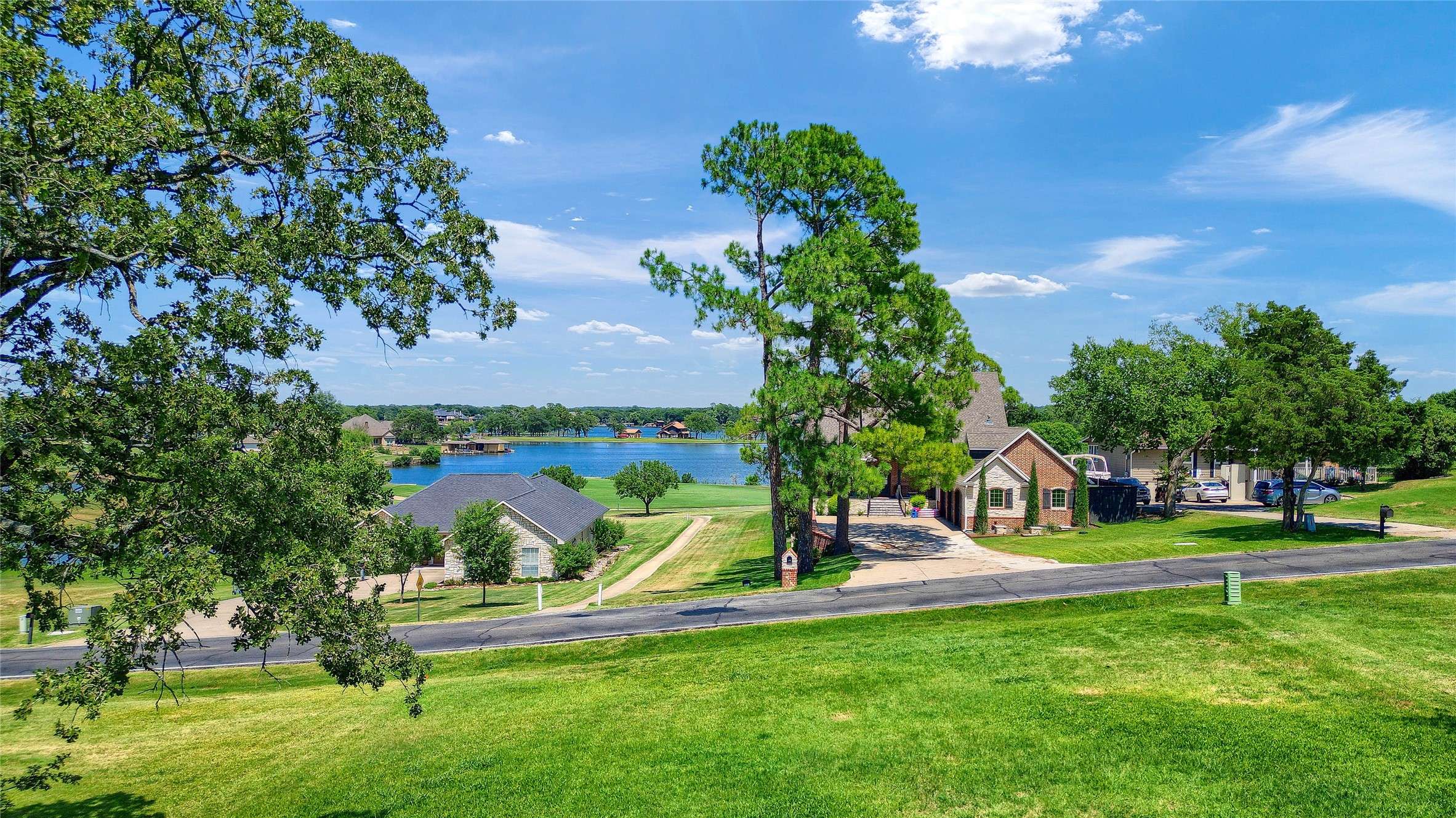 Lake Kiowa, TX 76240,416 Kiowa DR W