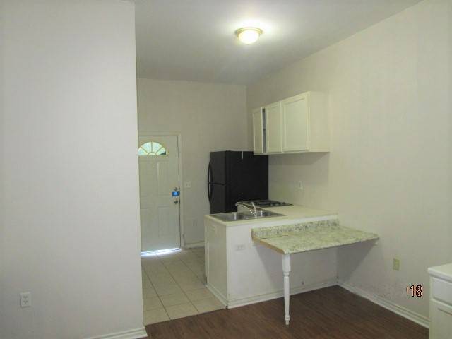Sherman, TX 75090,2006 S Travis ST #B