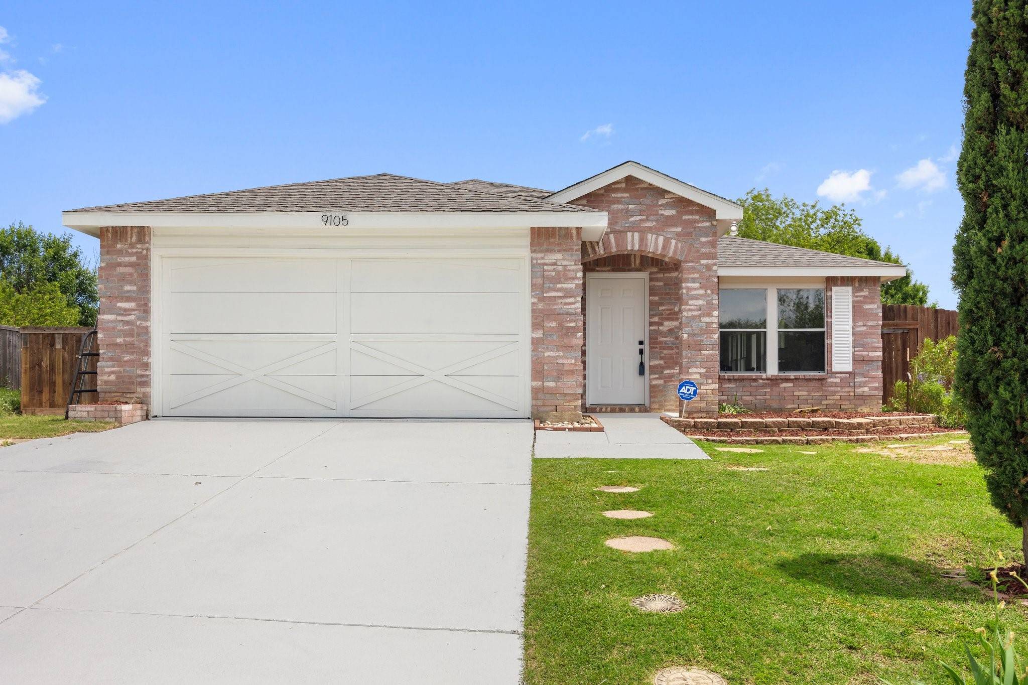 9105 Harvest Moon TRL, Denton, TX 76210