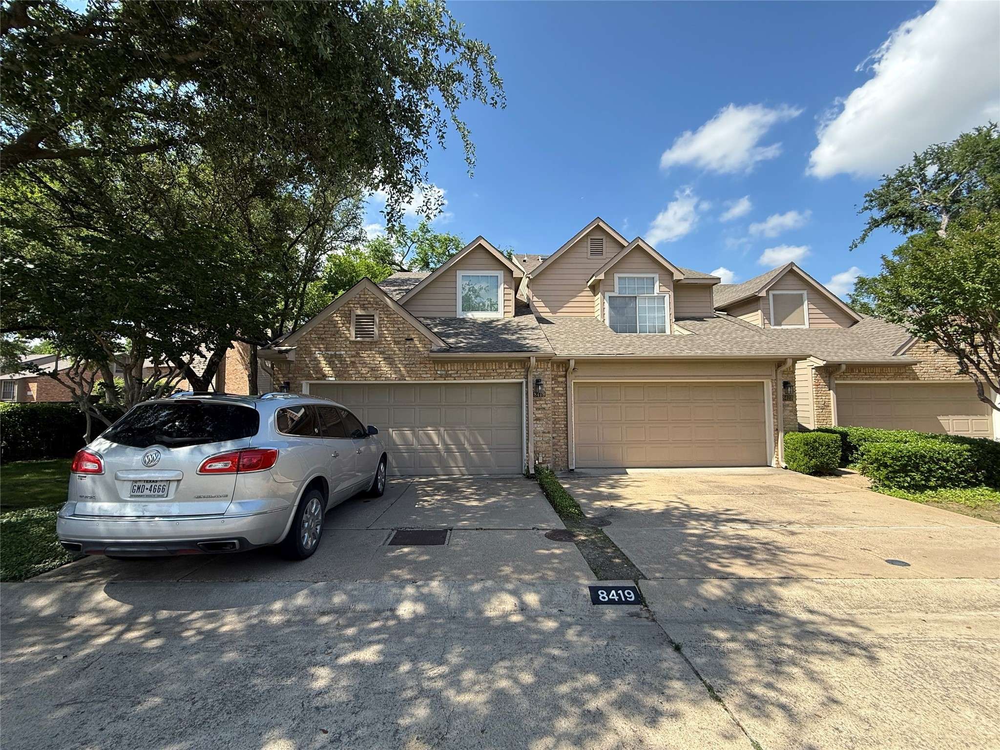 Dallas, TX 75243,8419 Coppertowne LN