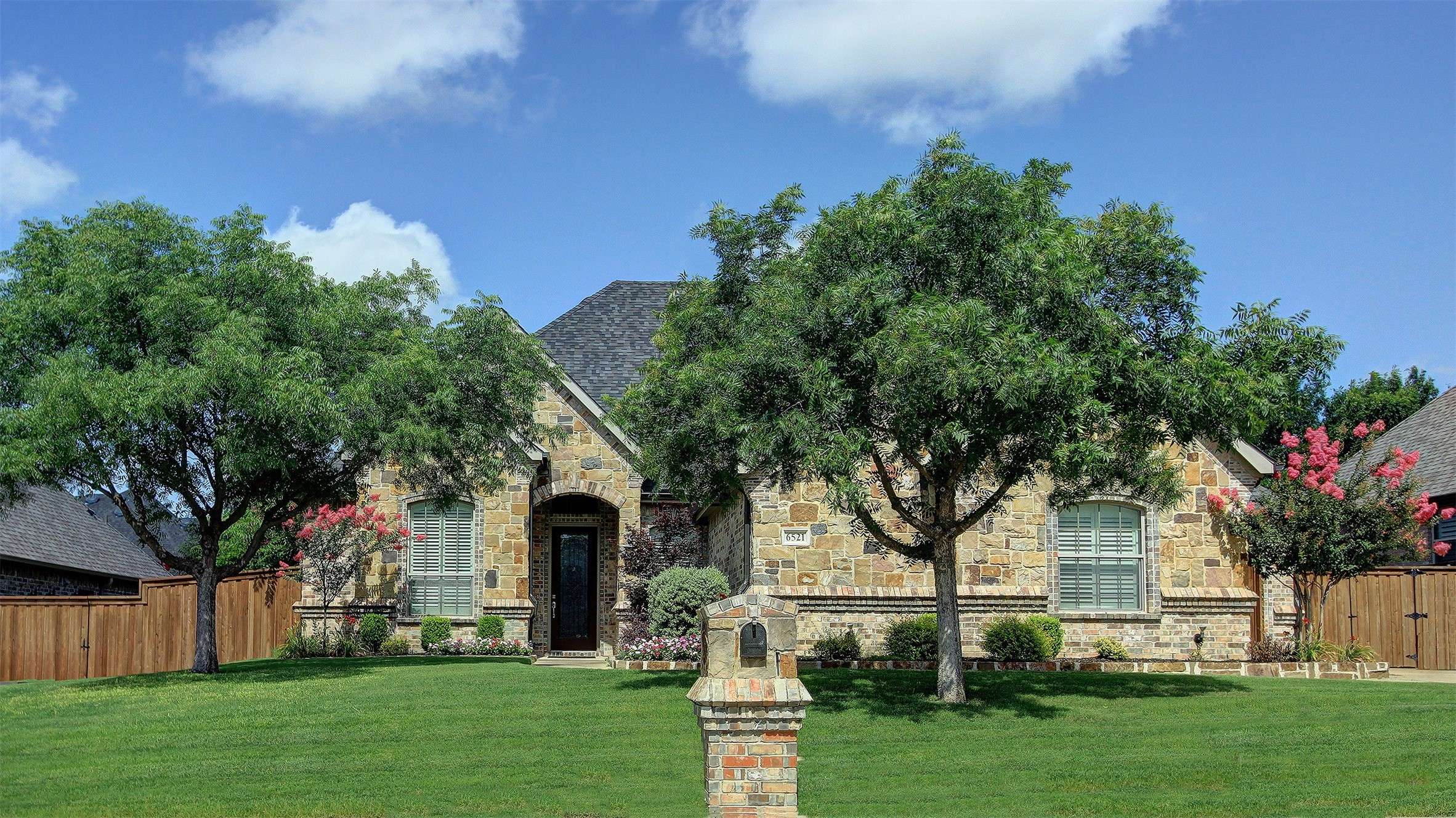 6521 Rock Springs DR, North Richland Hills, TX 76182