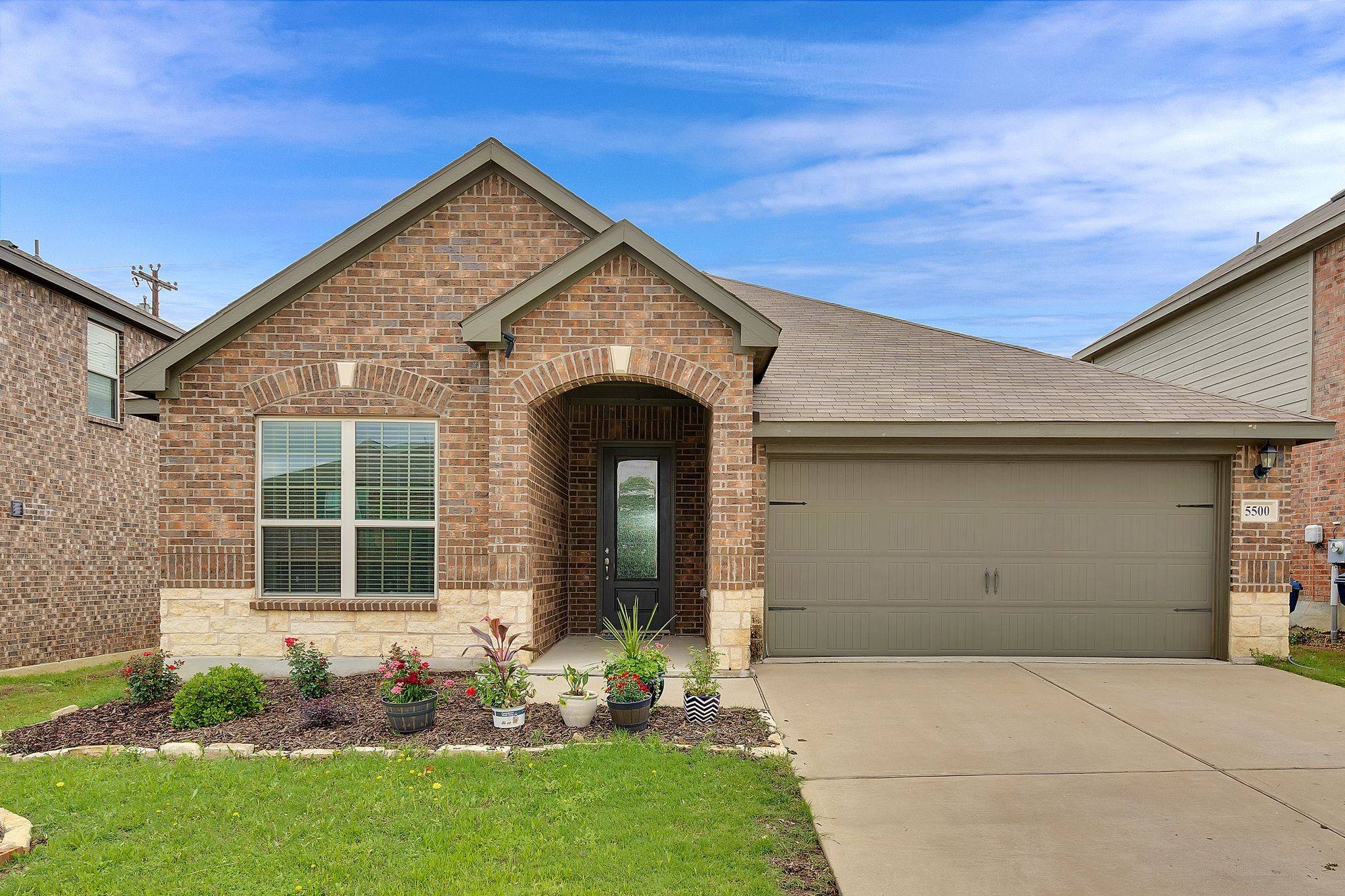 5500 Persimmon DR, Denton, TX 76207