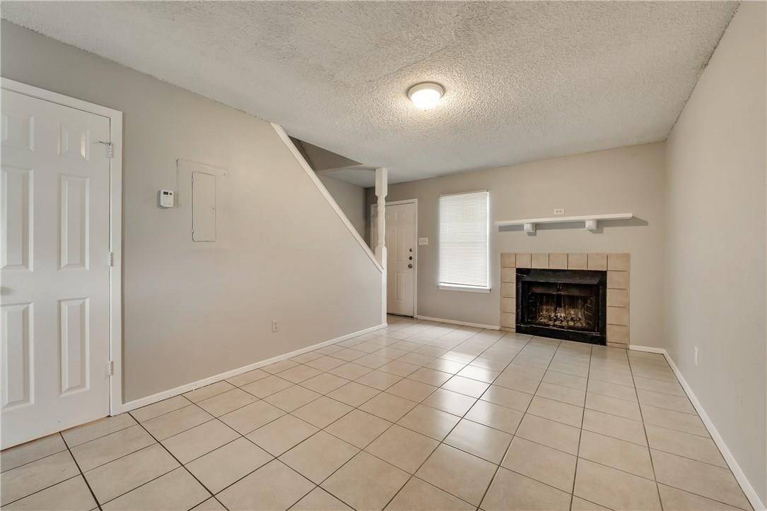 Fort Worth, TX 76103,3200 Mclean ST