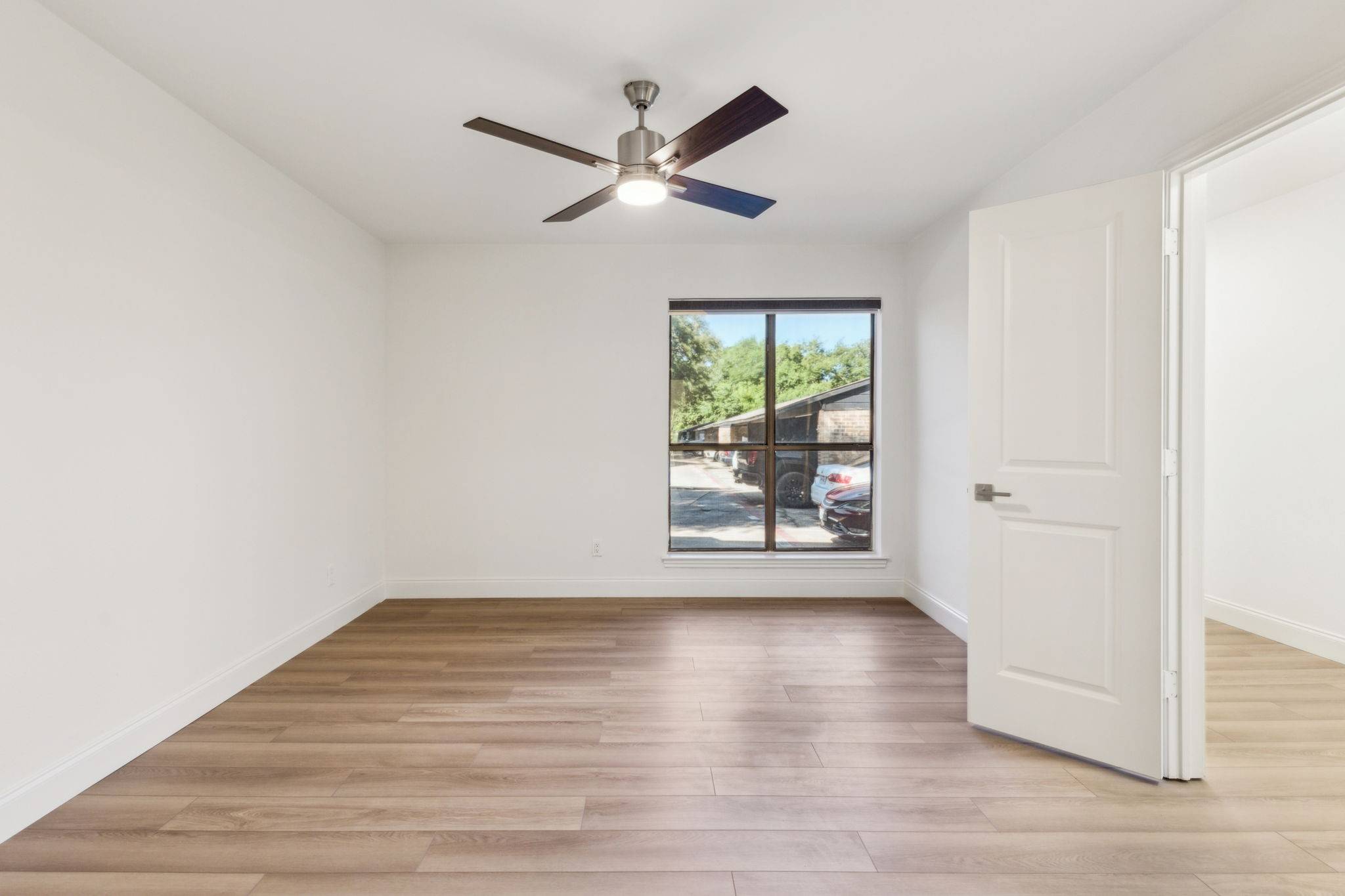 Dallas, TX 75231,7525 Holly Hill DR #17