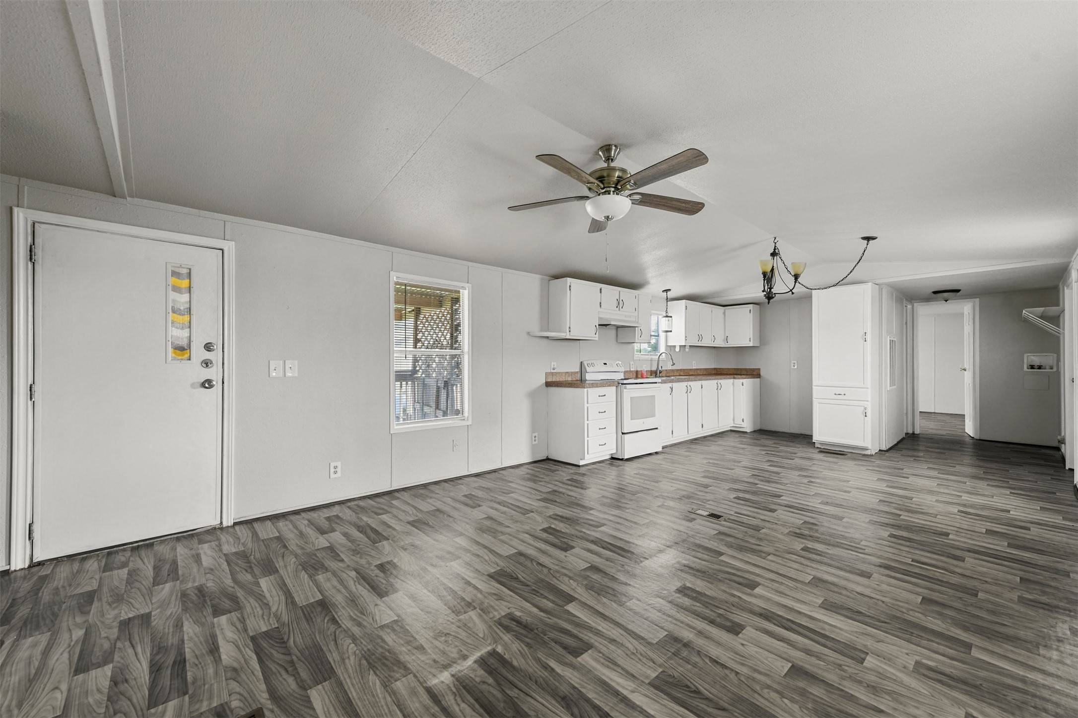 Newark, TX 76071,454 Sandy Bass LN