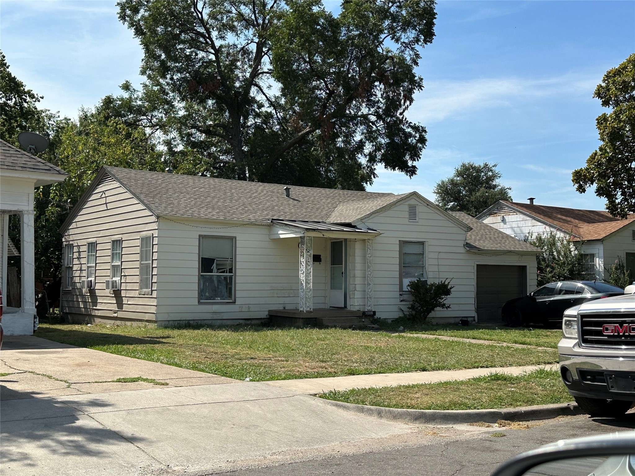 3006 Carlson DR, Dallas, TX 75235