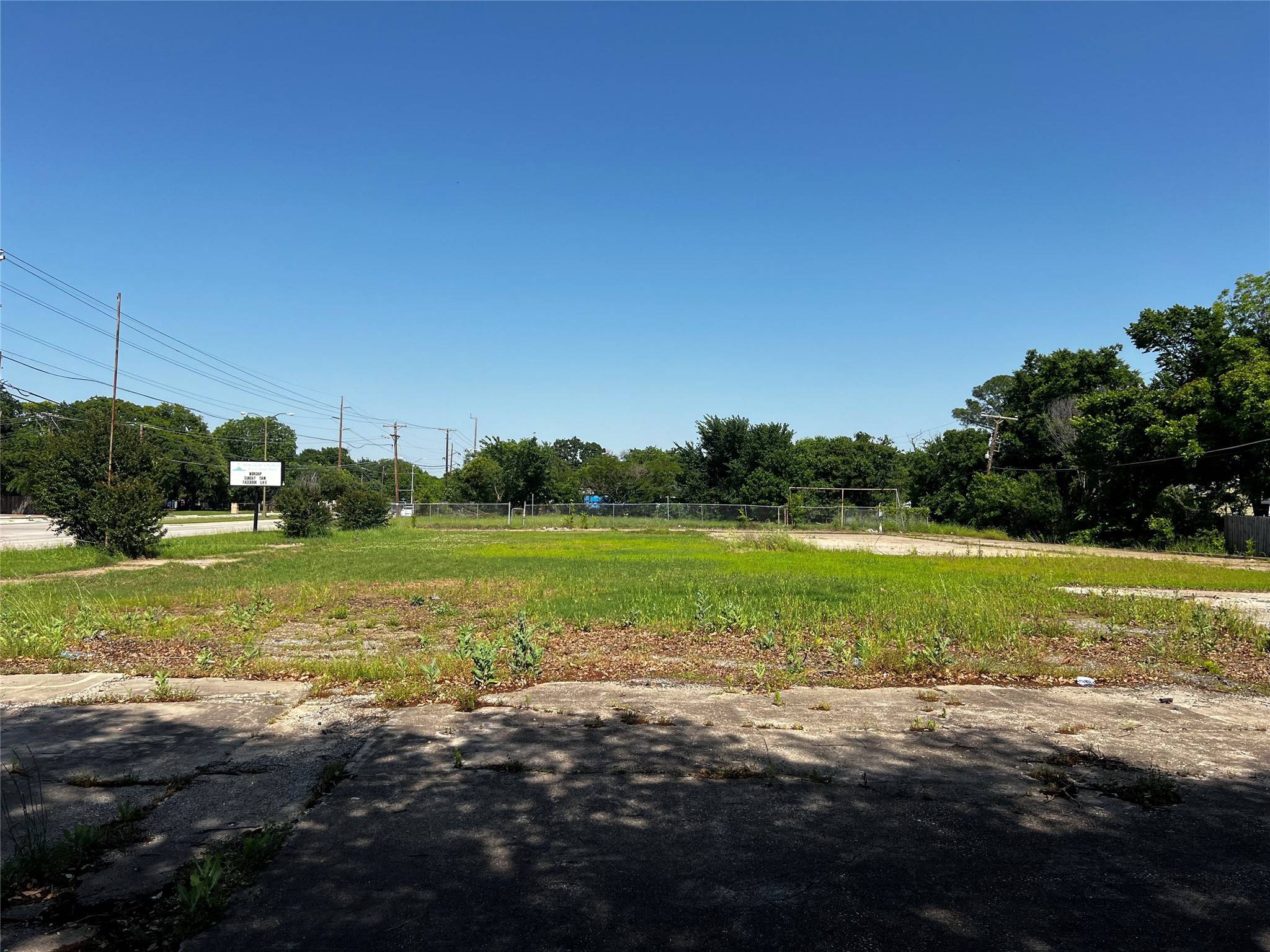 9330 Elam RD, Dallas, TX 75217