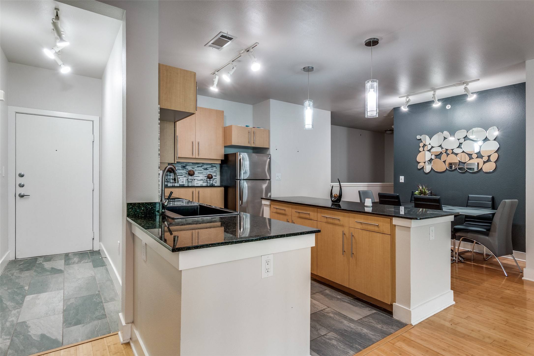 Dallas, TX 75219,4414 Cedar Springs RD #209