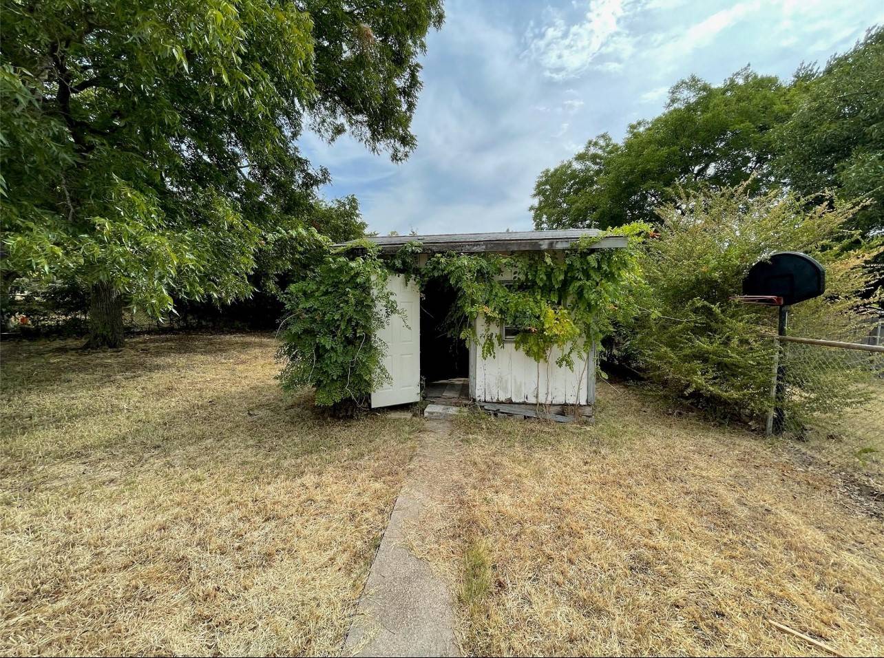 Crandall, TX 75114,307 N 4th ST
