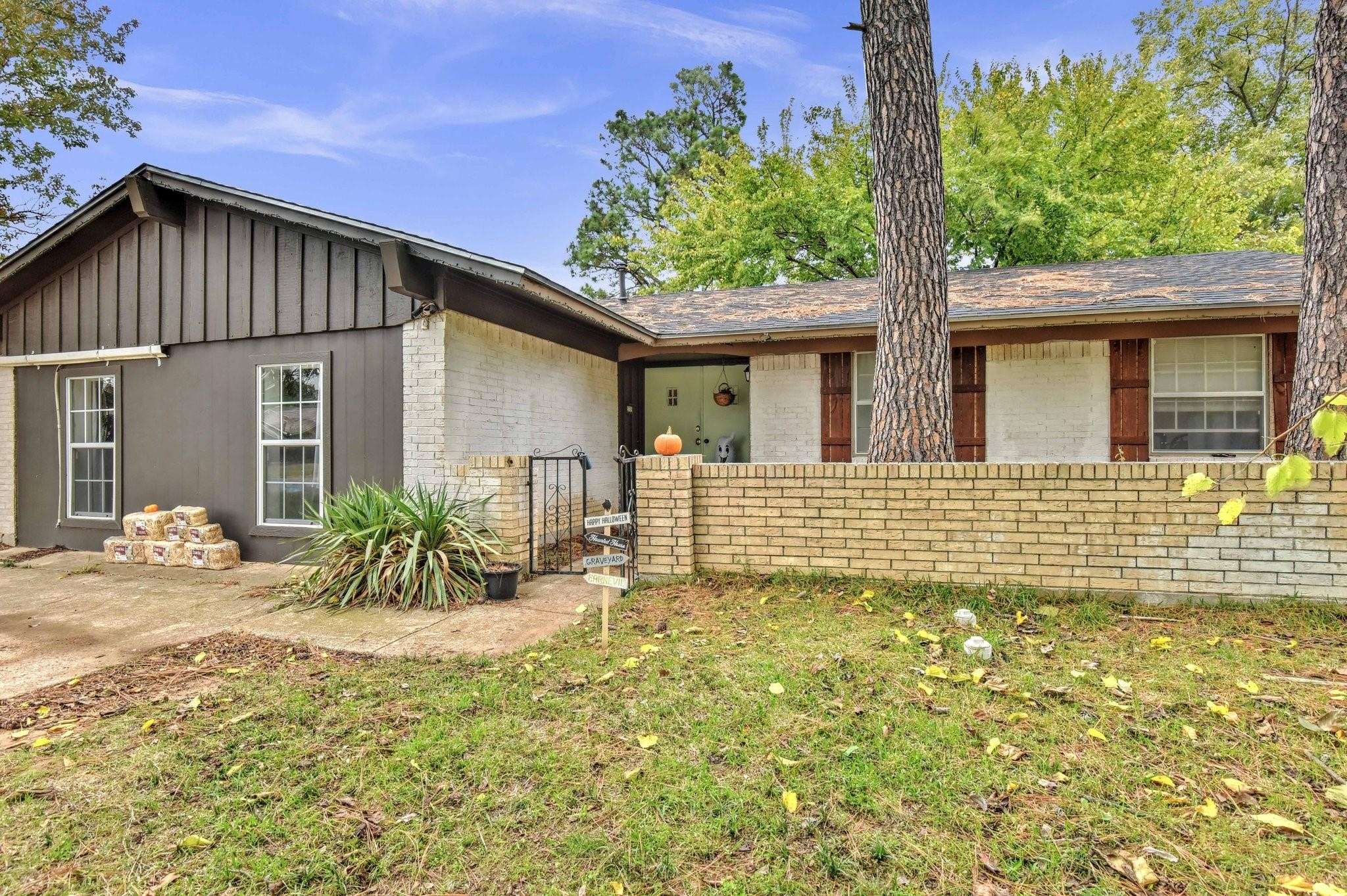 2719 Shawn DR, Denison, TX 75020
