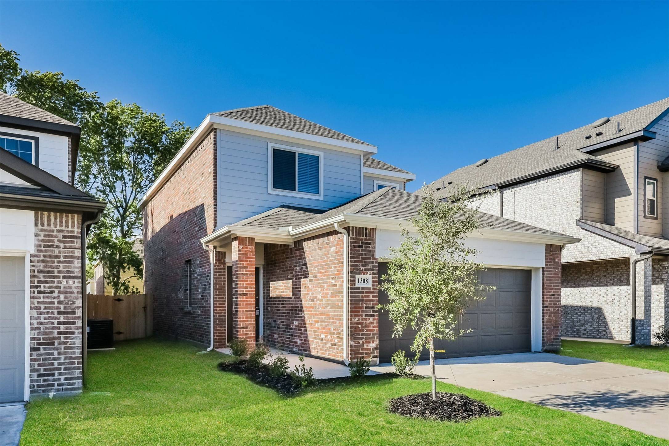 Ennis, TX 75119,1308 Jonah LN