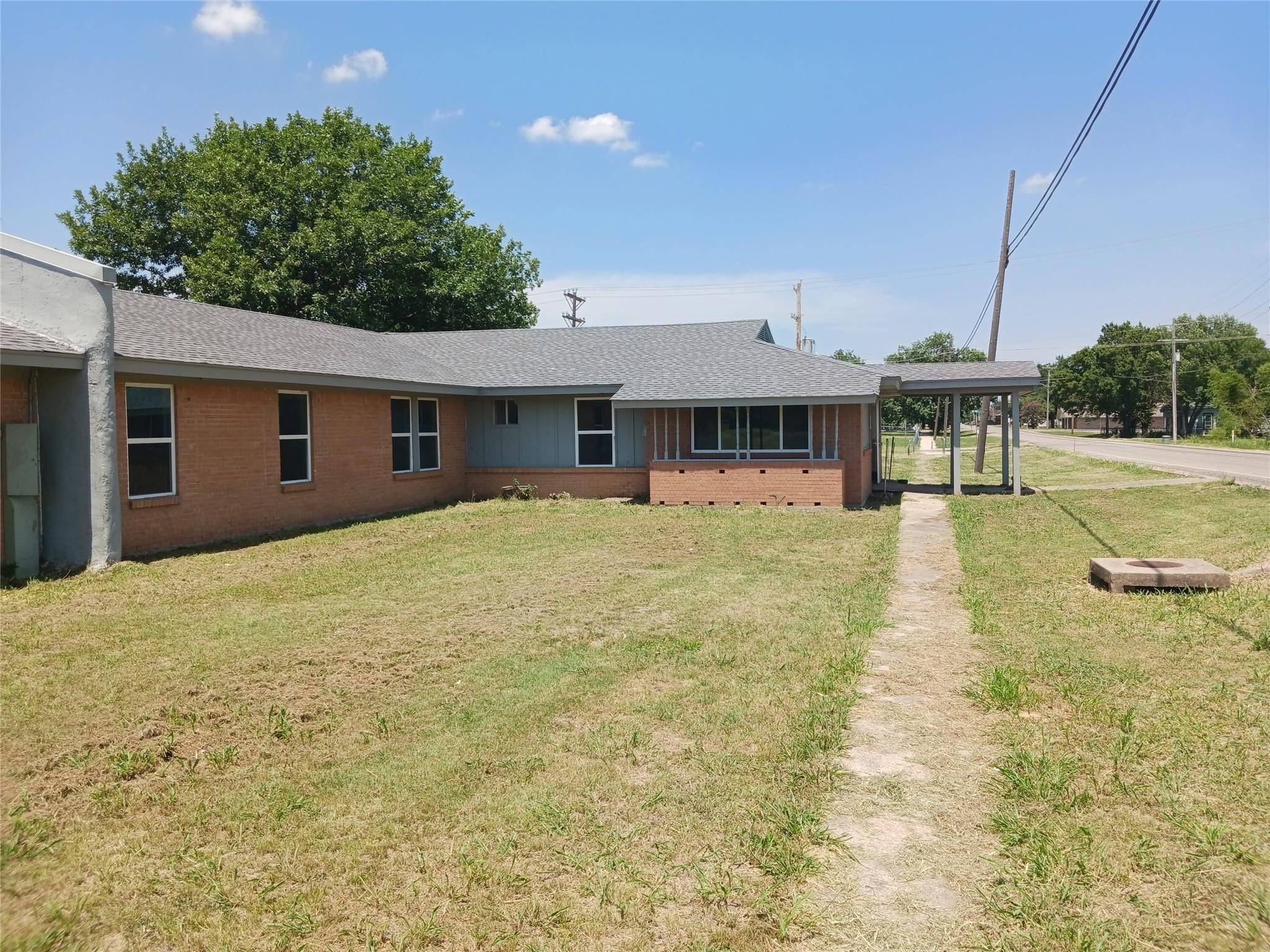 Whitewright, TX 75491,400 S Bond ST