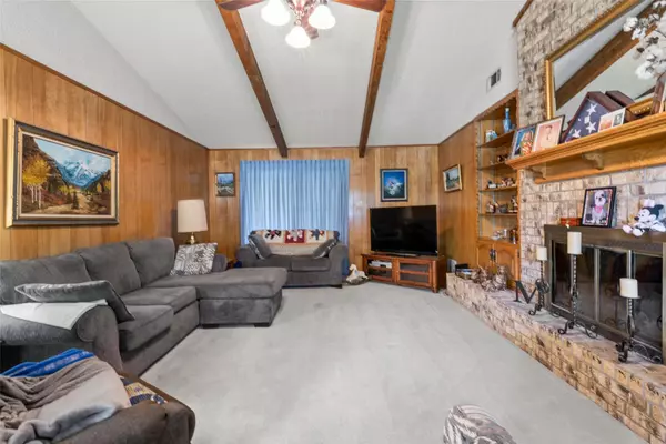 Lacy Lakeview, TX 76705,402 N Walnut ST