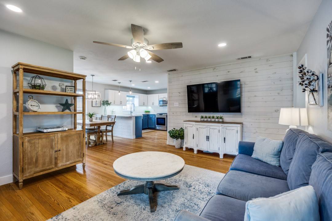 Dallas, TX 75214,6307 Sudbury DR