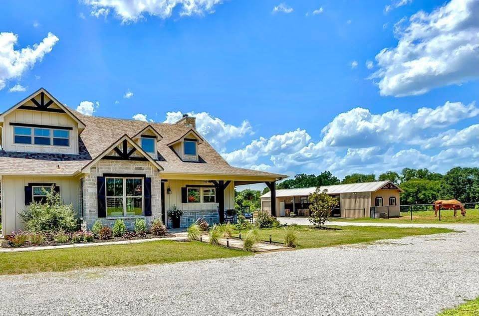 1299 Harmony CIR, Weatherford, TX 76087