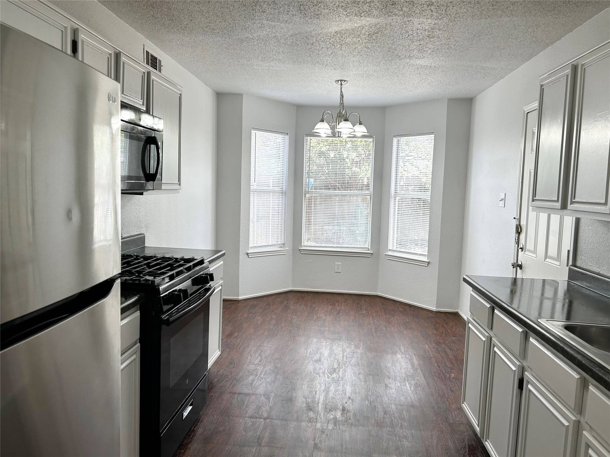 Balch Springs, TX 75180,12643 Bluffview DR