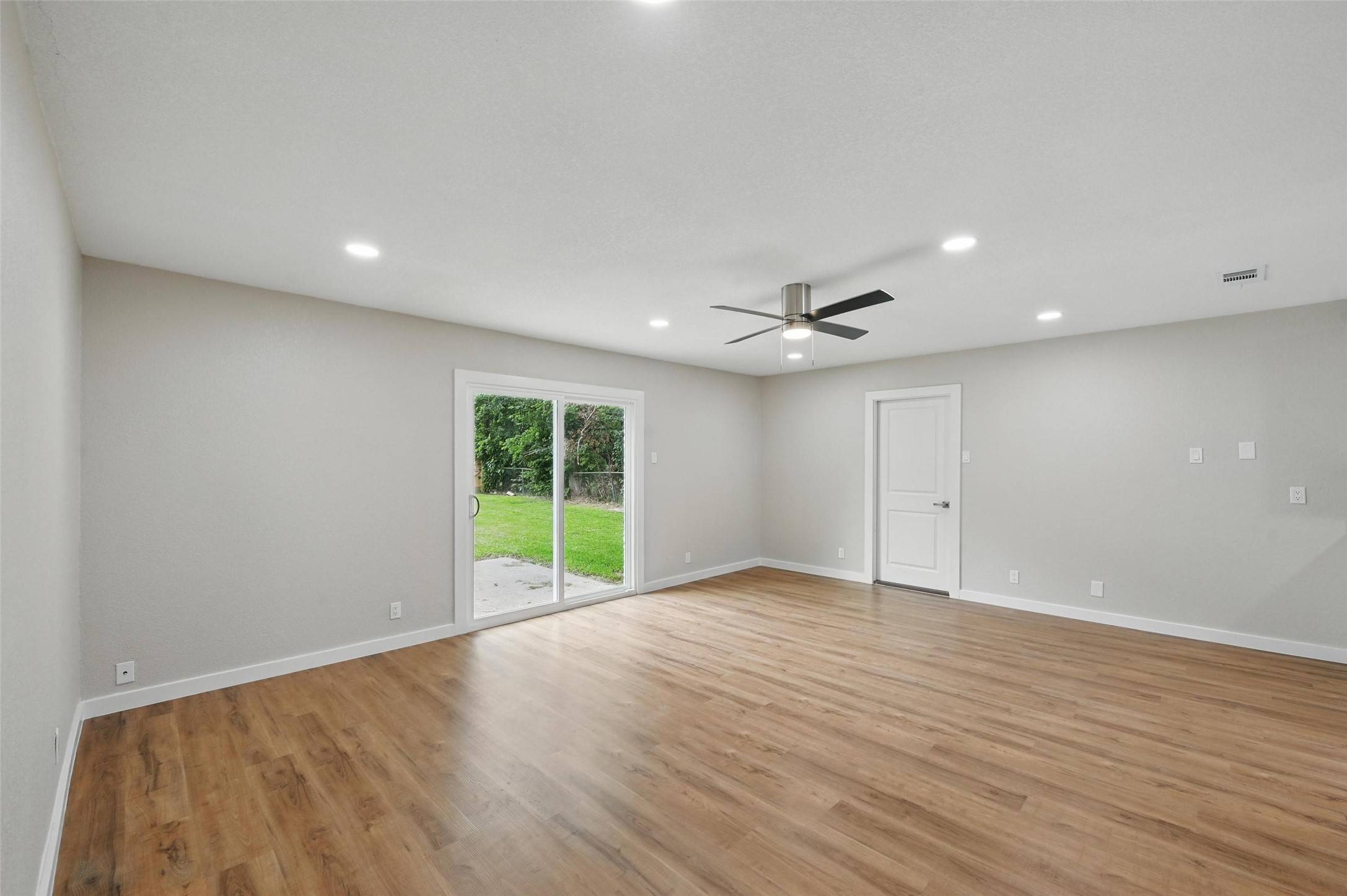 Mesquite, TX 75149,1221 Eastside DR